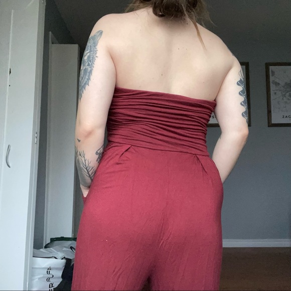 Great jumpsuit from boohoo in red - Picture 3 of 4